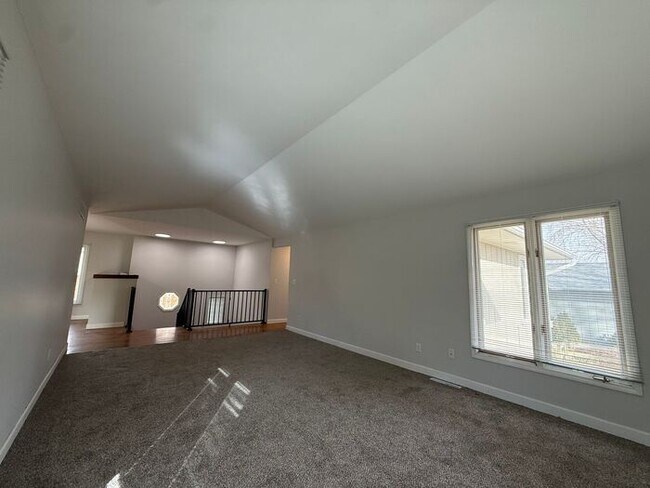 Foto del edificio - $3,200 | 5 Bedroom, 3 Bathroom House | No Pets | Available for Immediate Move In!