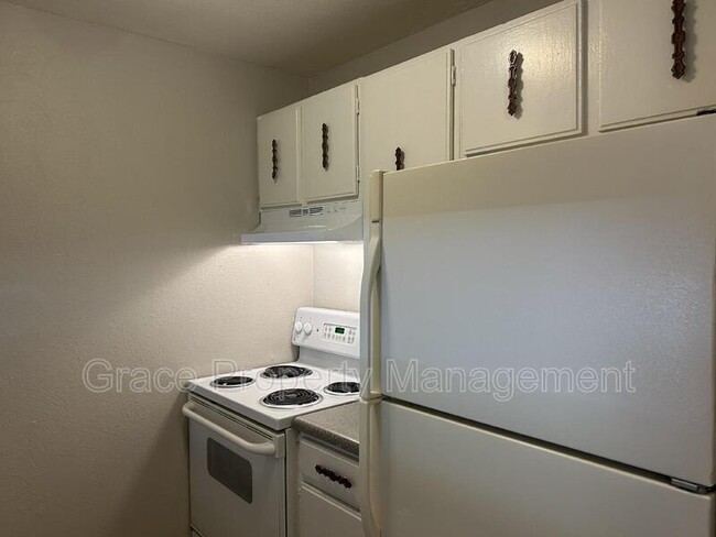Foto del edificio - 9650 Huron St.
