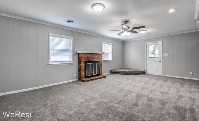 Foto del edificio - 3 br, 1.5 bath House - 1767 Dearing Rd