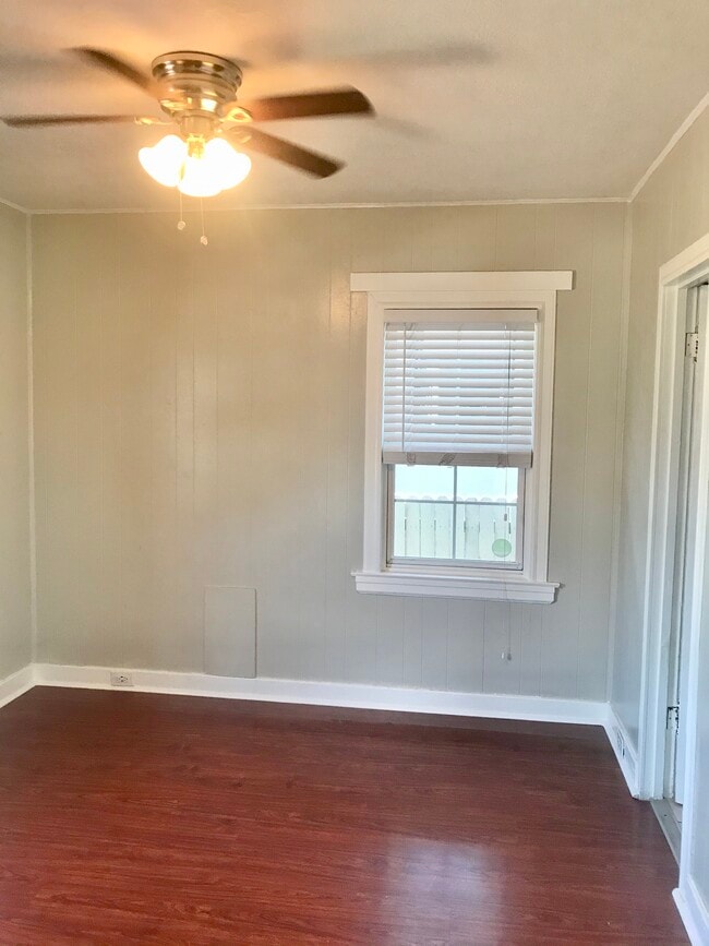 Building Photo - 1151 60th Ave