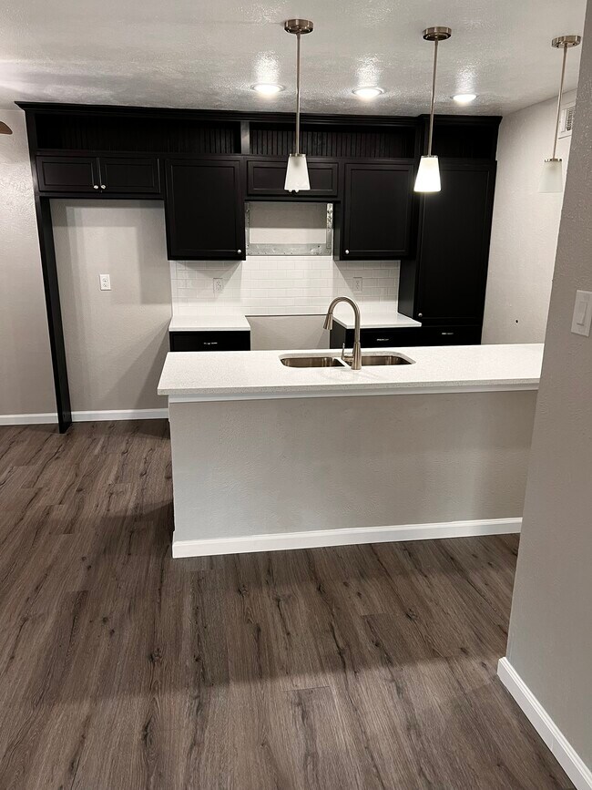 Kitchen - 535 Bluebird Ln