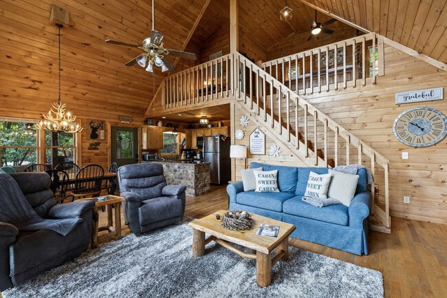 Building Photo - 120 Hummingbird Way