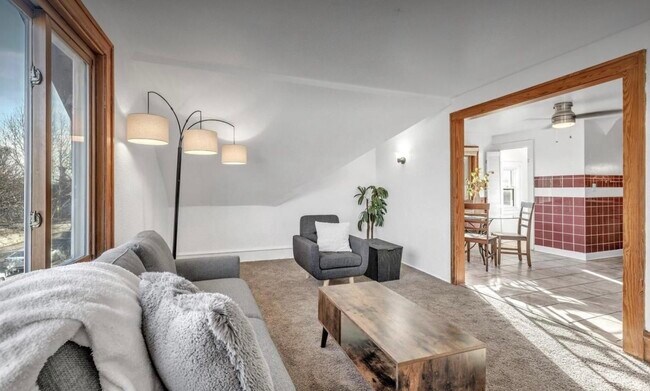 Living Room - 2927 N 52nd St