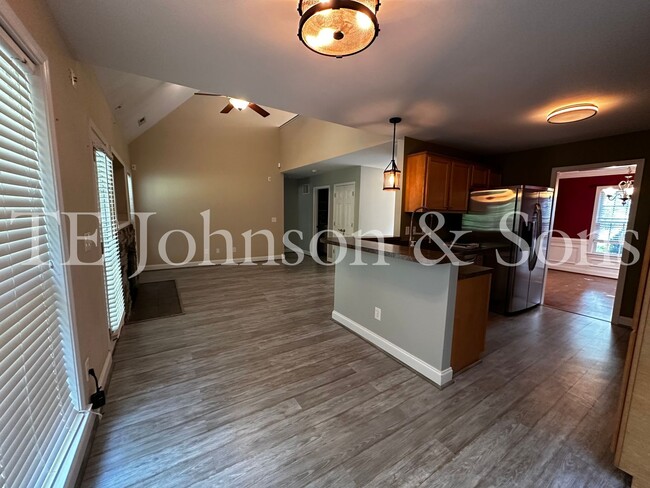 Building Photo - 1142 Folkstone Ridge Ln