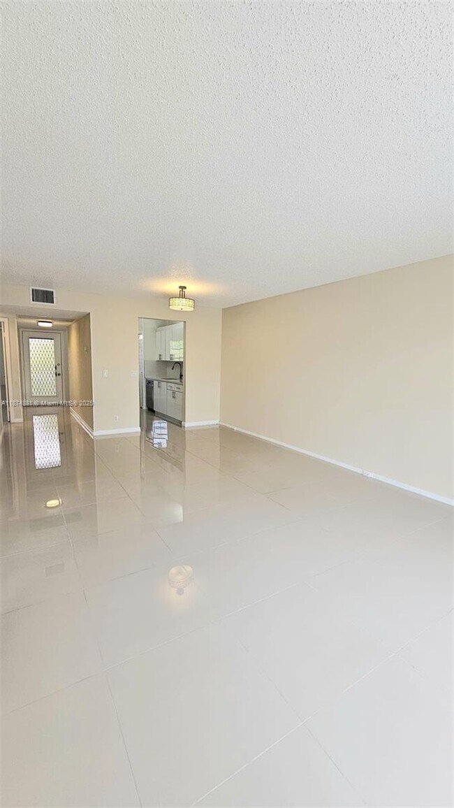 Foto del edificio - 1401 SW 128th Terrace