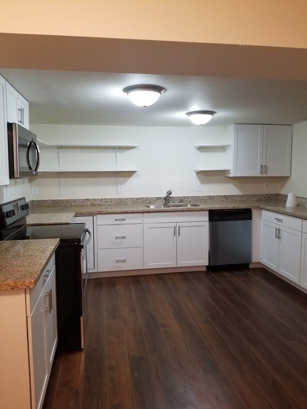 Foto principal - Studio, 1 bath House - 829 Warren Ave B