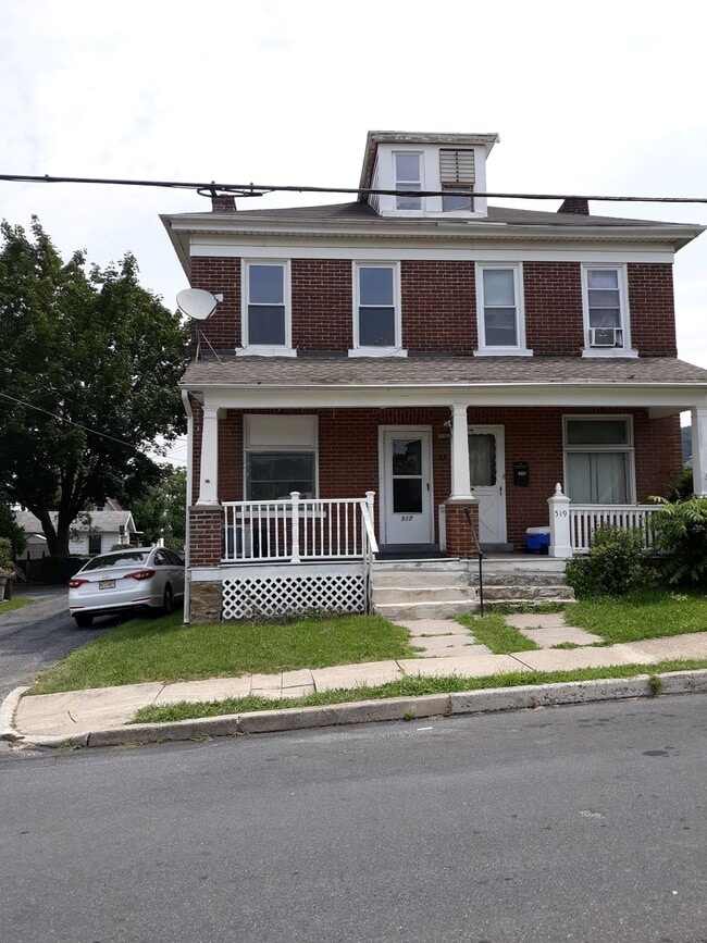 Building Photo - 517 Smiley Ave