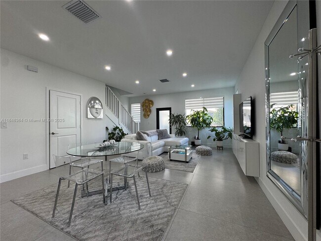 Foto del edificio - 4516 NW 83rd Path