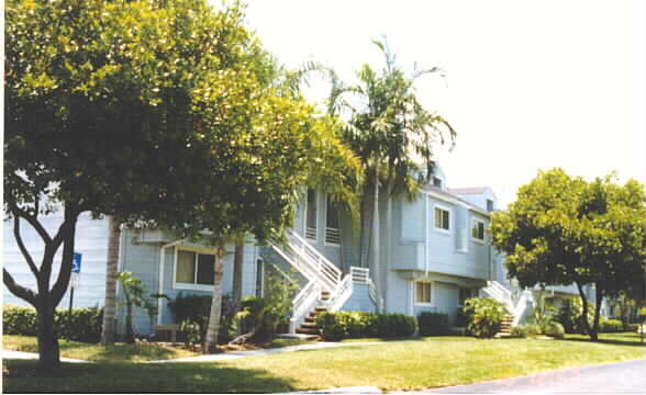 Primary Photo - Summer Lake Condominiums