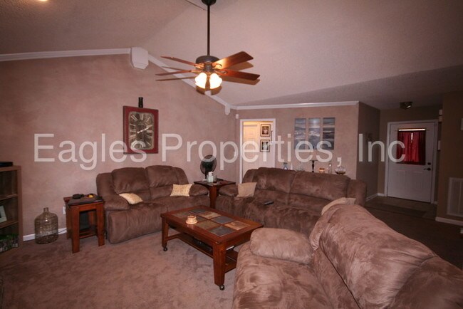 Building Photo - 315 Camden Park Dr