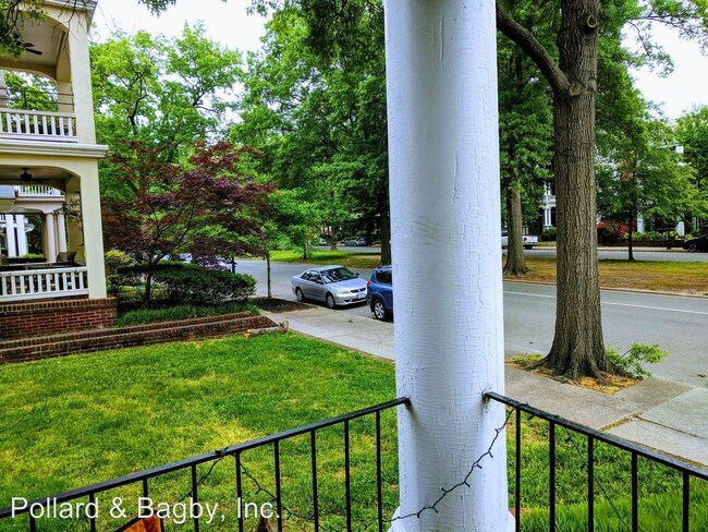 Building Photo - 3001 Monument Ave
