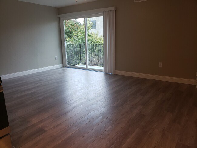 Building Photo - 2605 9th Ave