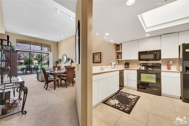 Building Photo - 3 br, 3 bath House - 55093 Oakhill