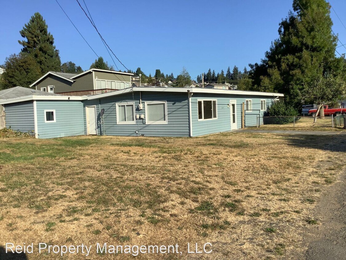 Foto principal - 4 br, 1.5 bath House - 2189 Nubling Avenue E