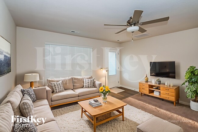 Foto del edificio - 5024 Wolfridge Ave