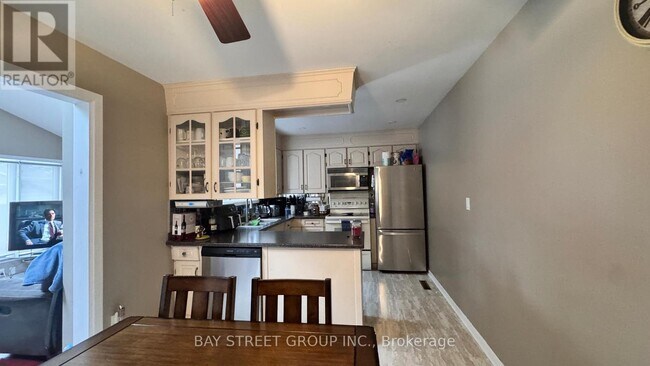 Photo du bâtiment - 10 Rideau Crescent