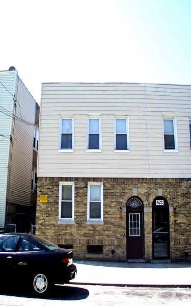 Primary Photo - 1257 Bradford Ave