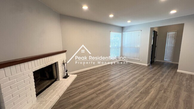 Building Photo - Updated 2bd/2ba Rancho Cordova Halflex wit...