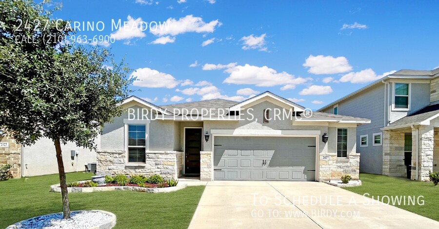 Foto principal - "Charming 3-Bedroom Home with 2 Full Baths...