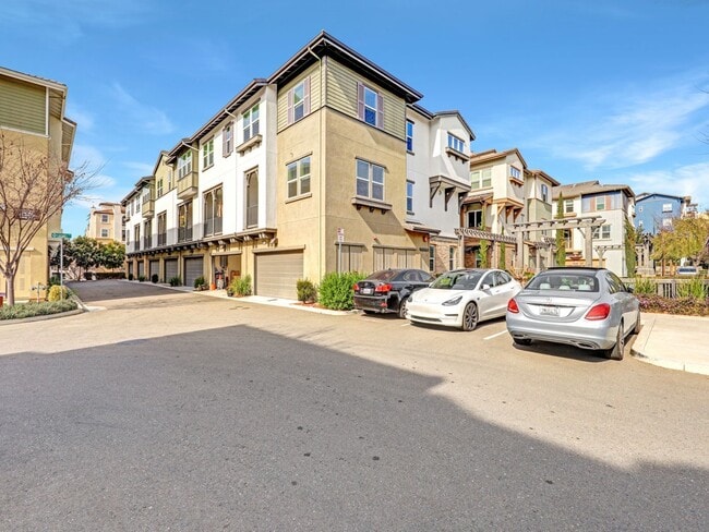 Building Photo - 4050 Kinsale St