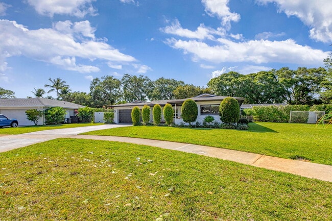 Foto del edificio - 932 Evergreen Dr