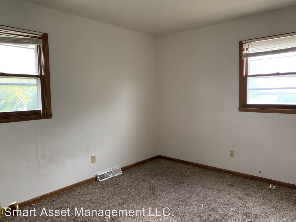 Building Photo - 1603 S Prairie Ave