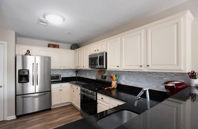 Foto del edificio - 1092 Shadowlawn Dr