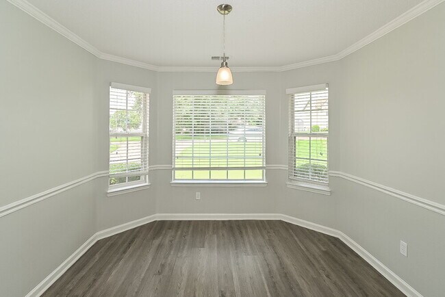Foto del edificio - 1203 Thames Dr