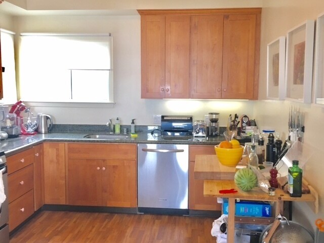 Foto del edificio - 2425 Larkin St