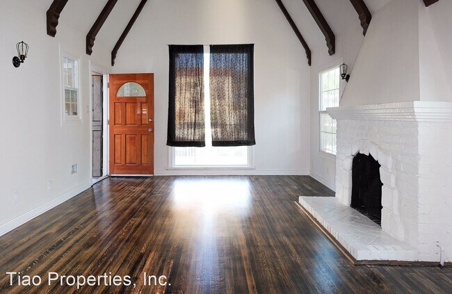 Foto del edificio - 2839-2841 Hillcrest Dr
