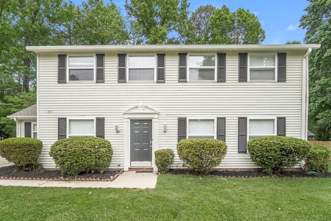 Building Photo - 605 Bundy Cir