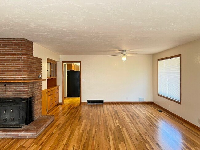 Foto del edificio - 720 Orchard Heights Rd NW