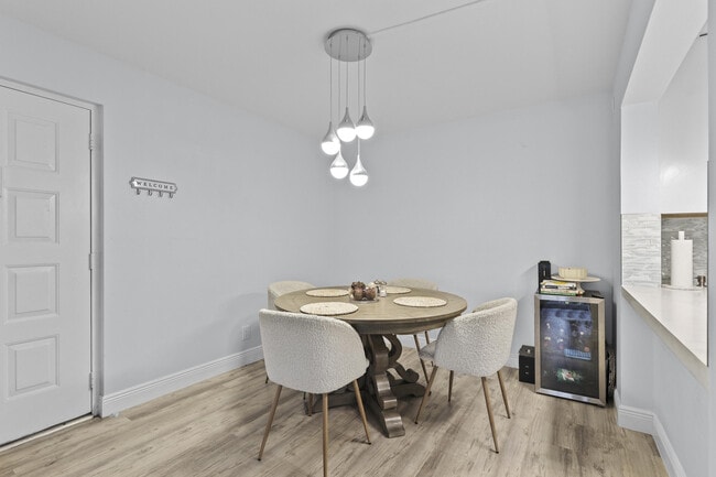 Foto del edificio - 629 Sea Pine Way