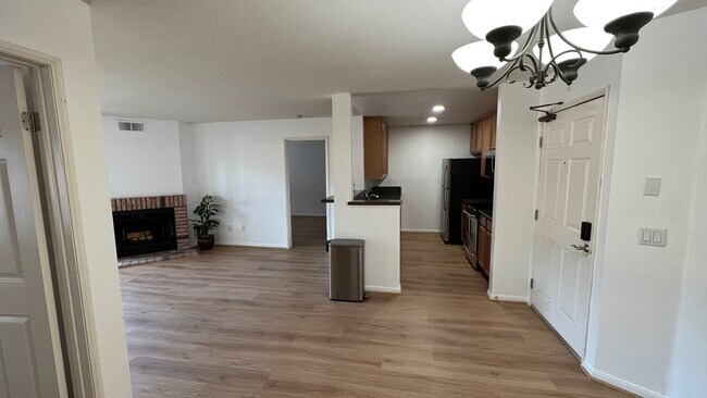 New pictures 2023 - 7180 Shoreline Dr