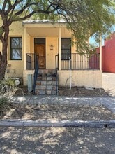 Building Photo - 861 S Osborne Ave