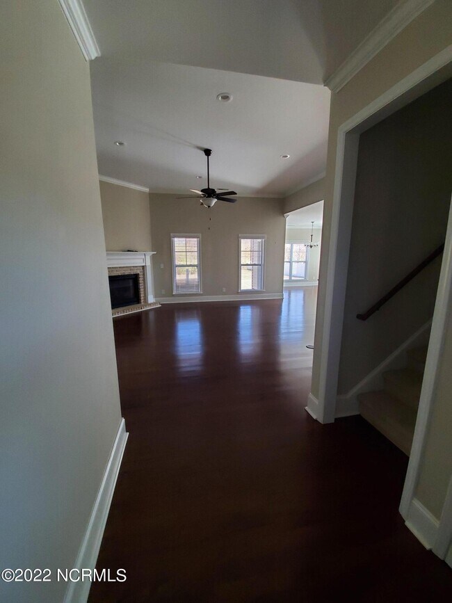Building Photo - 975 Brandy Brook Dr