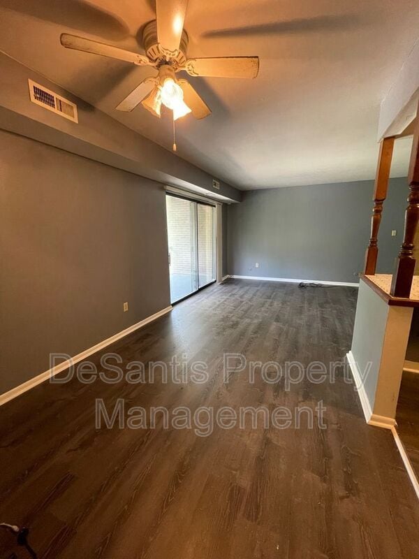 Building Photo - 601 College Park Dr