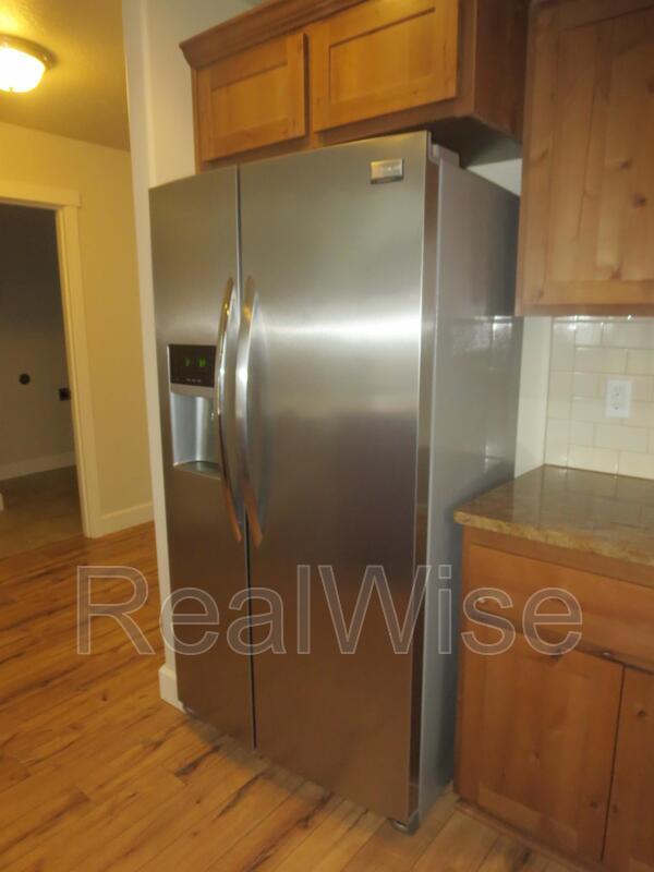 Foto del edificio - 3006 NE Red Oak Dr