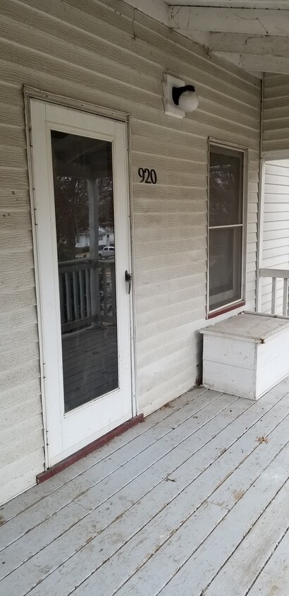 Foto principal - 2 bedroom House Close to Campus!