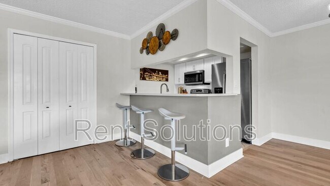 Building Photo - 10192 Seminole Island Dr