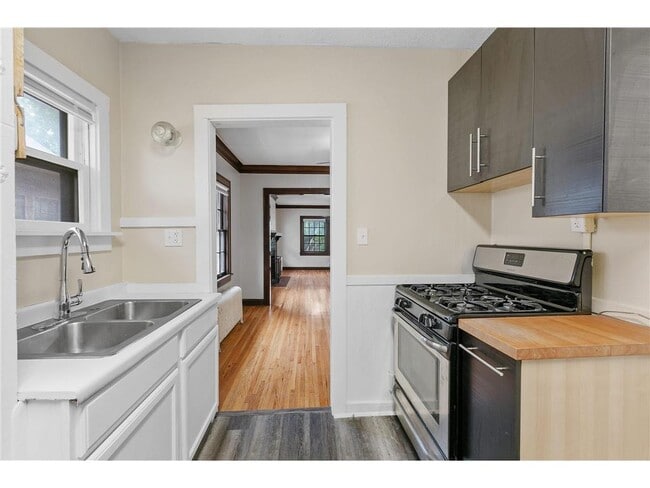 Foto del edificio - 2512 Dupont Ave S