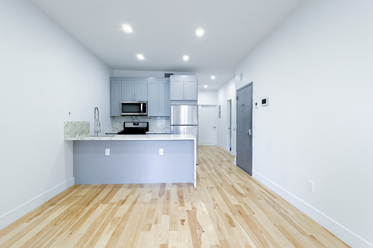 Photo - 182 Schaefer st