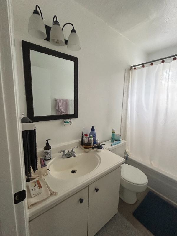 Building Photo - 1384 Church St