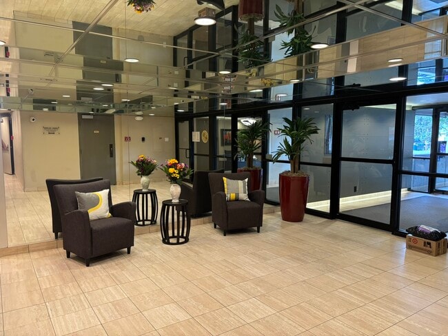 Welcoming and Spacious Entry - 1433 N Williams St