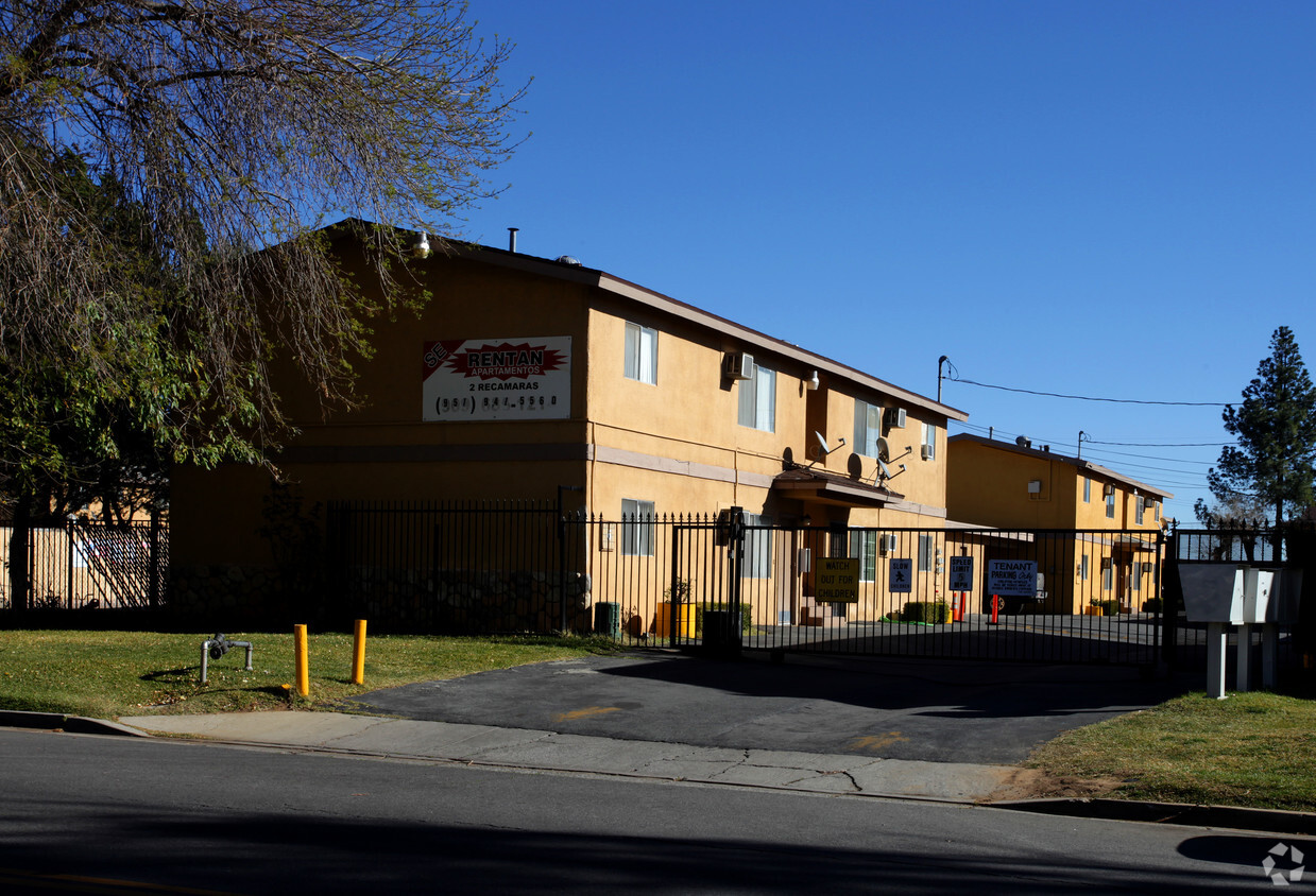 Primary Photo - Laurel Tree Apartments