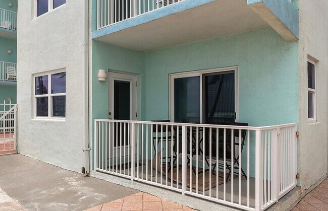 Foto del edificio - 2600 N Surf Rd