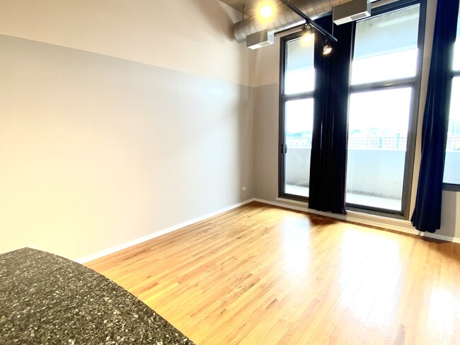Foto del edificio - 900 N Kingsbury St