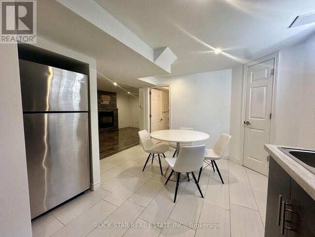 Photo du bâtiment - 38 Clarendon Ave