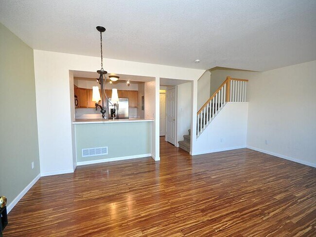 Foto del edificio - 2120 Timber Creek Dr