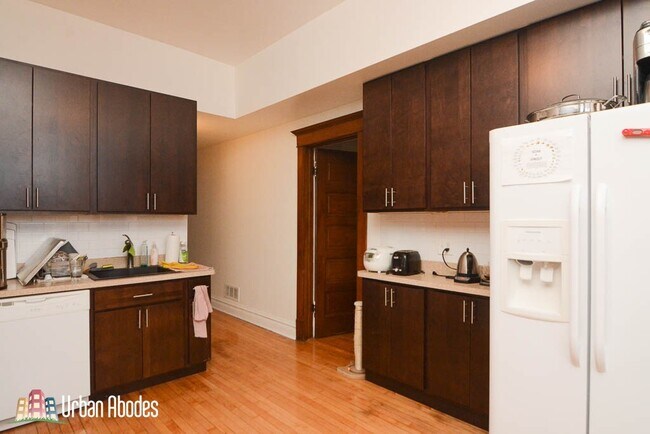 Foto del edificio - 3616 W Wrightwood Ave